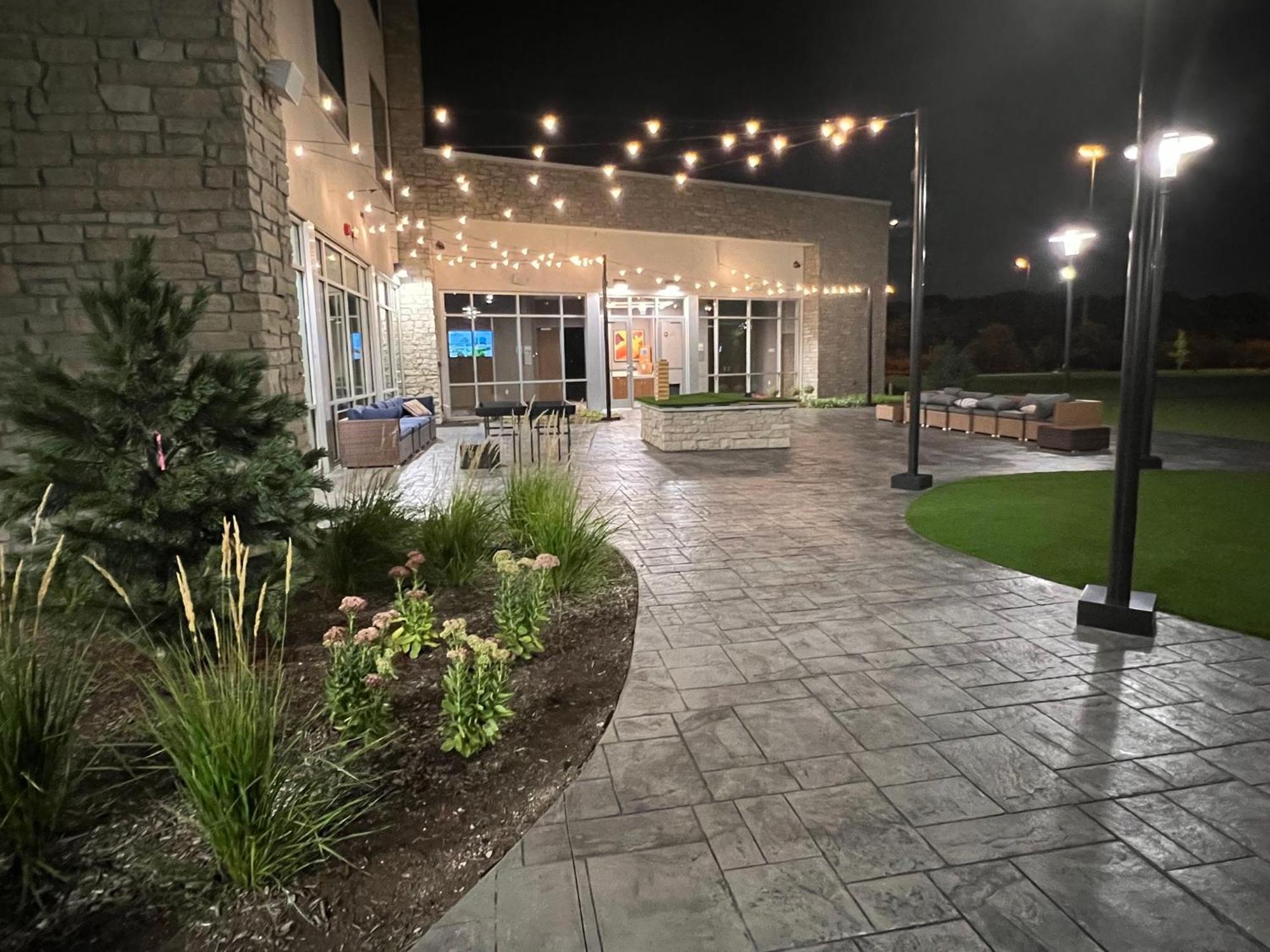 Holiday Inn Express & Suites Chicago Schaumburg By Ihg Екстериор снимка