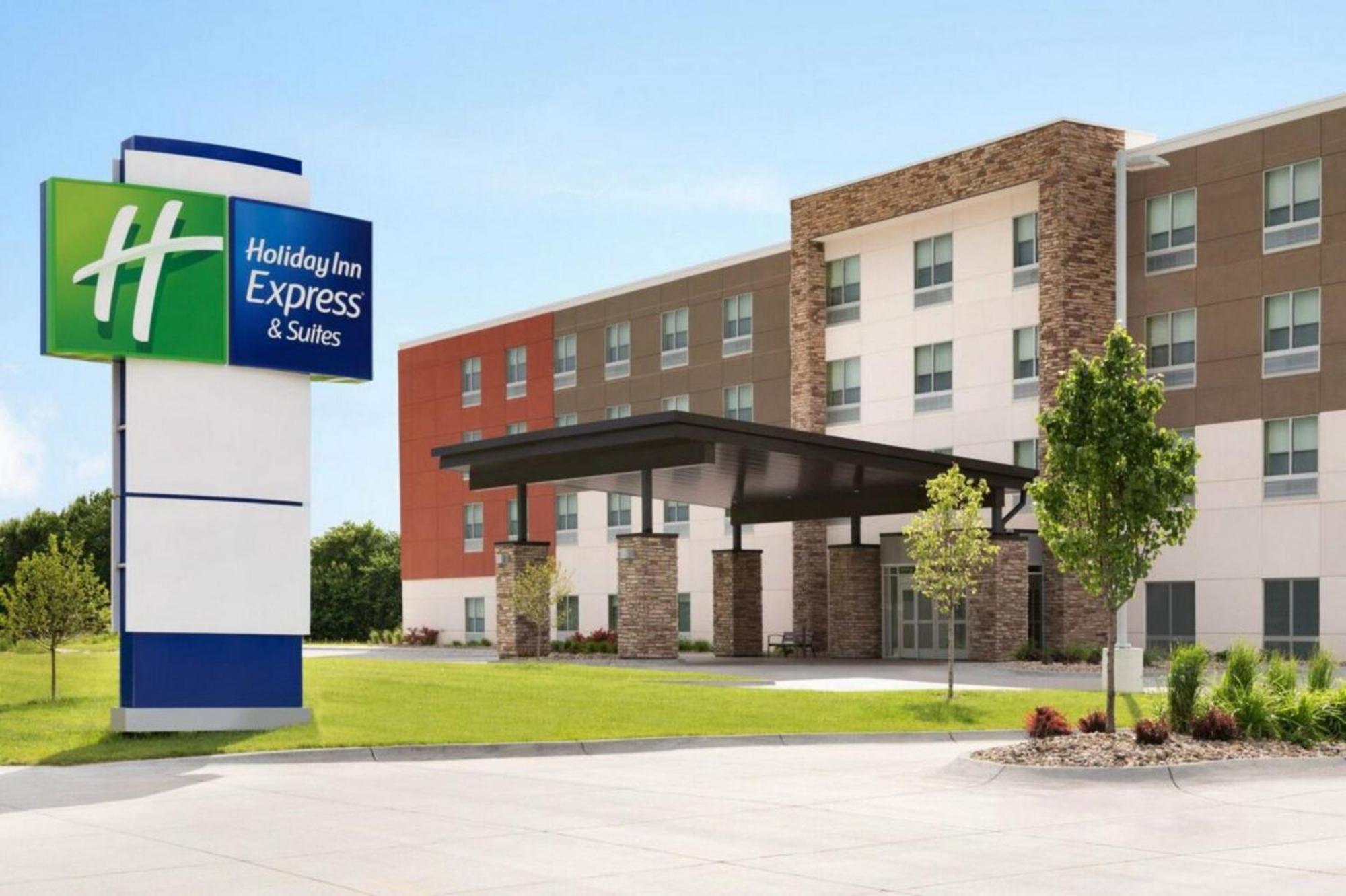 Holiday Inn Express & Suites Chicago Schaumburg By Ihg Екстериор снимка